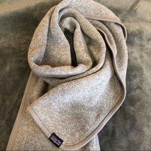 Patagonia better sweater grey scarf
